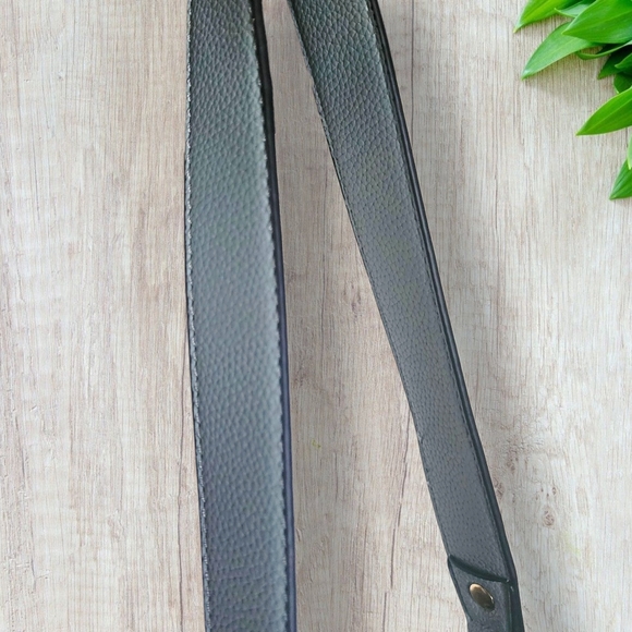 La Terre Fashion PETA-Approved Vegan Handbag - Picture 8 of 10